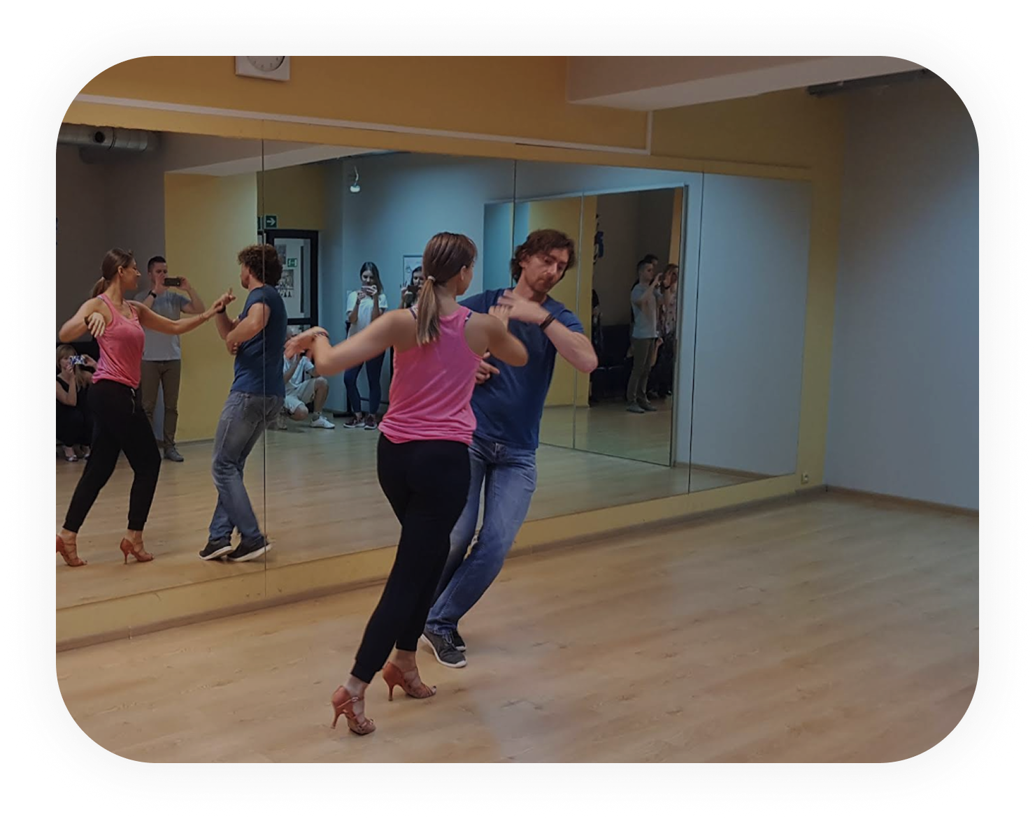 People dancing Bachata